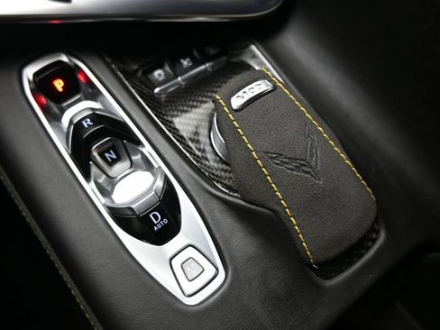 Used 2021 Chevrolet Corvette Stingray Premium Conv w/ Z51 Performance Package RWD image 21