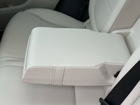 Used 2026 Mercedes-Benz GLC 350e 4MATIC image 33