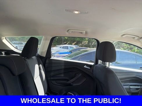 Used 2017 Ford Escape SE w/ Equipment Group 201A FWD image 14