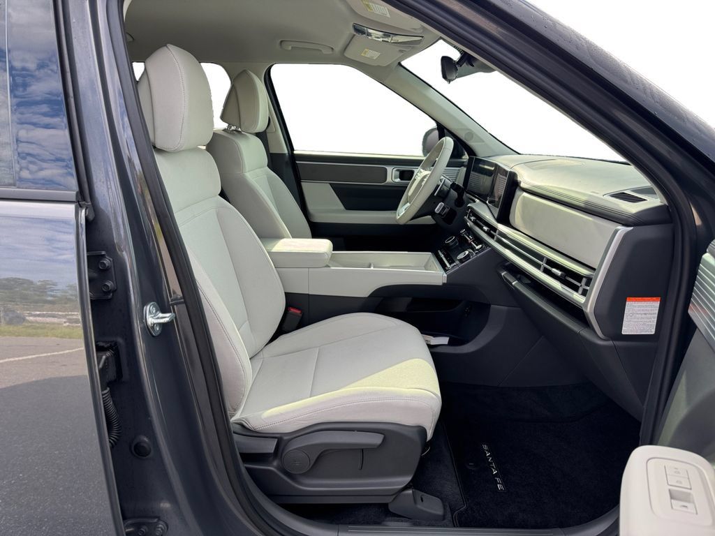 Used 2026 Hyundai Santa Fe SE FWD image 15