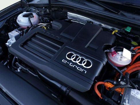 Used 2017 Audi A3 e-tron Premium Plus w/ Technology Package image 13