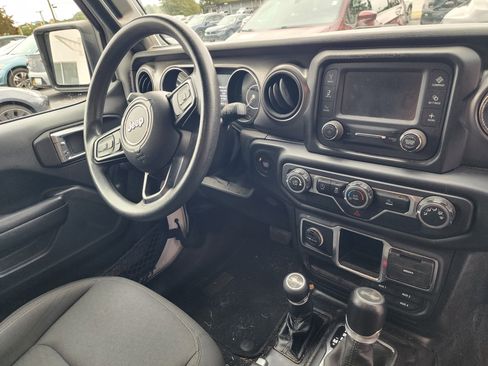 Used 2021 Jeep Wrangler Unlimited Sport image 9