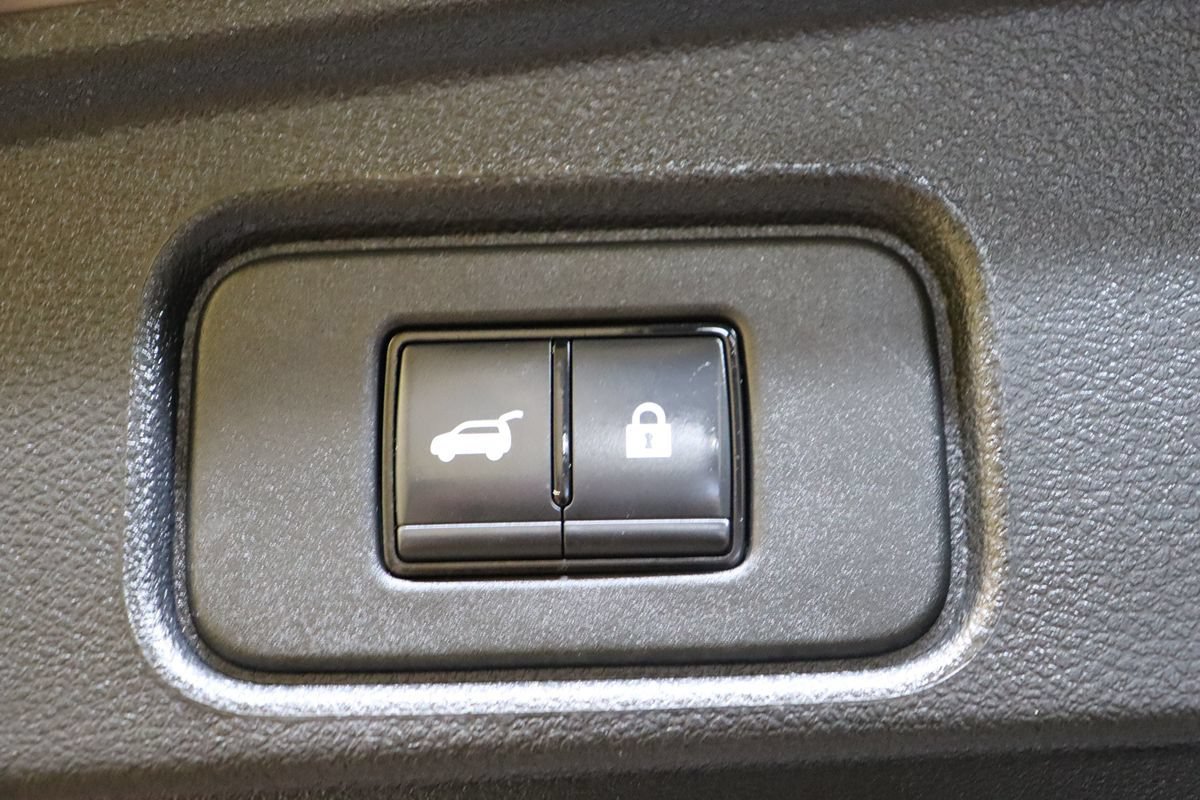Used 2024 Nissan Pathfinder Platinum w/ Cargo Package AWD/4WD image 63