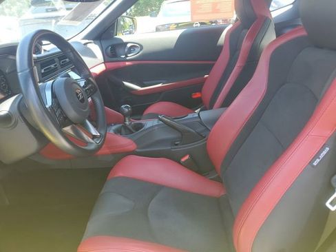 Certified 2024 Nissan Z Performance w/ Floor Mat Package RWD image 11