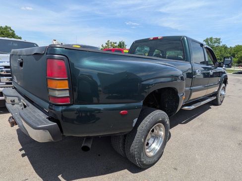 Used 2005 Chevrolet Silverado 3500 LS w/ Heavy-Duty Power Package AWD/4WD image 4