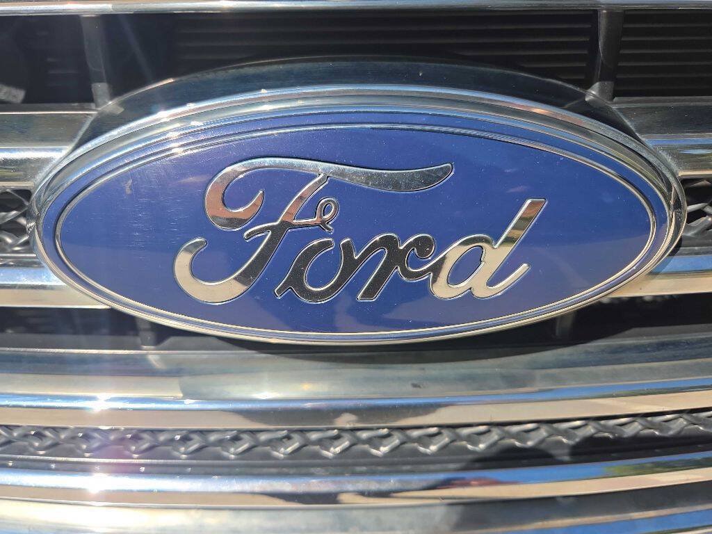 Used 2013 Ford F150 Lariat w/ Luxury Equipment Group RWD image 9