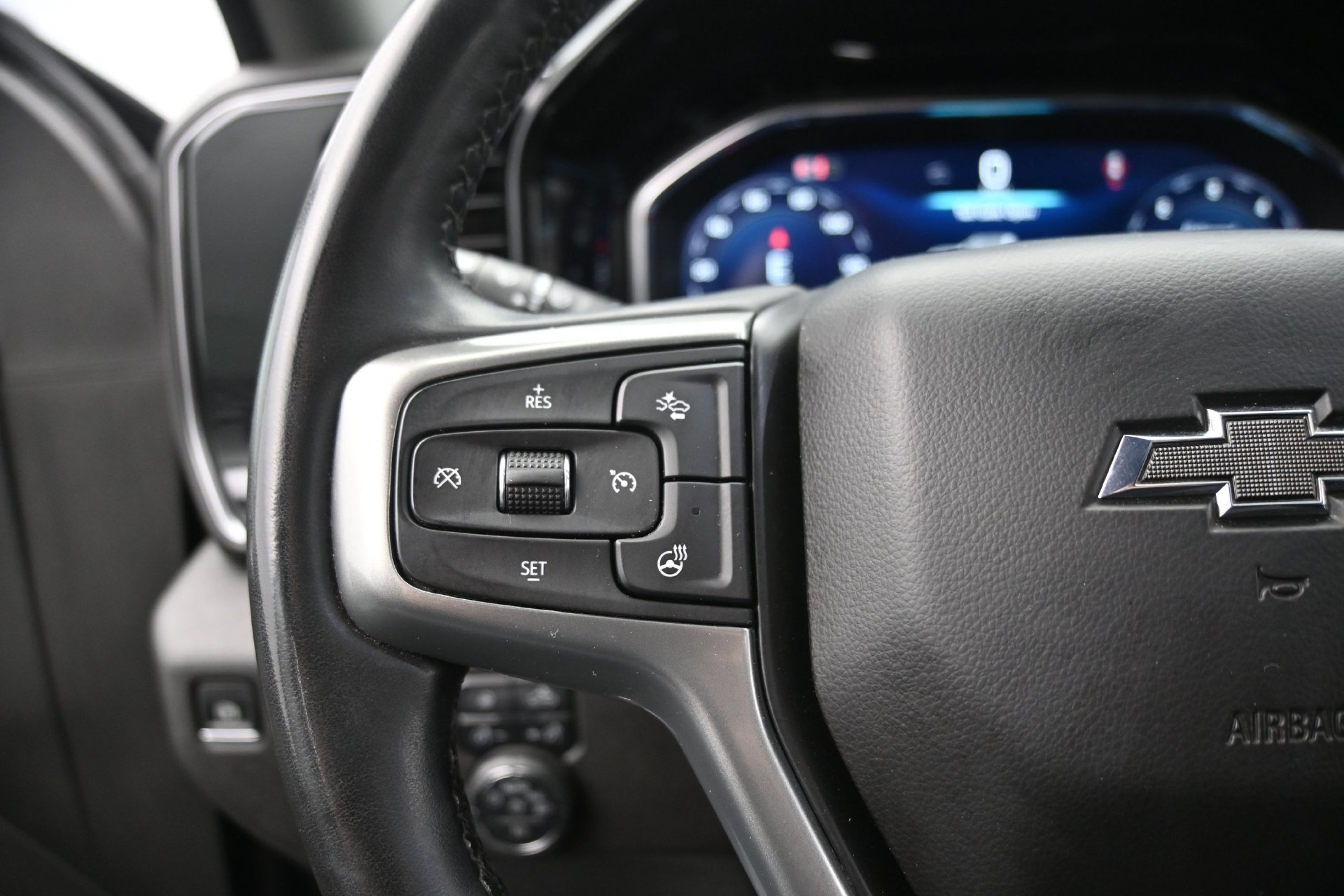 Used 2024 Chevrolet Silverado 2500 LTZ w/ LTZ Plus Package AWD/4WD image 22