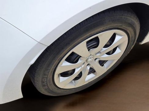 Used 2020 Toyota Corolla LE FWD image 10