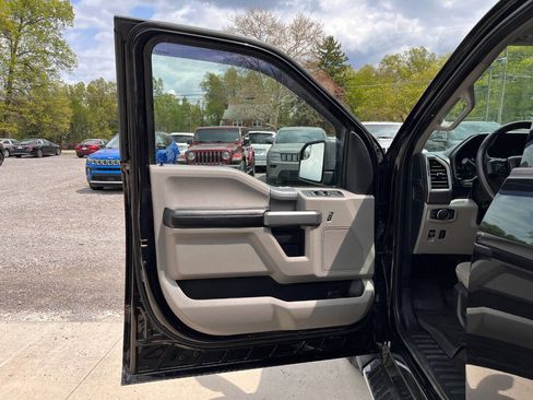 Used 2019 Ford F150 XLT w/ Equipment Group 302A Luxury AWD/4WD image 19