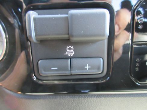 New 2026 GMC Sierra 2500 SLE w/ SLE Value Package; image 21