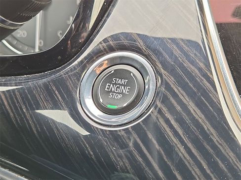 Used 2024 Cadillac XT6 Premium Luxury image 20