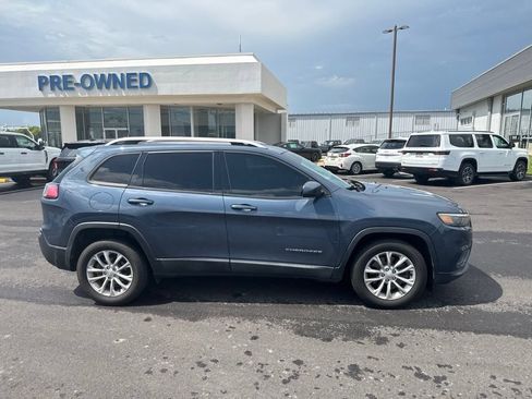 Used 2020 Jeep Cherokee Latitude FWD image 13