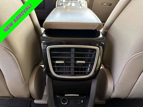 Used 2022 Lincoln Nautilus FWD w/ Premium Package image 9