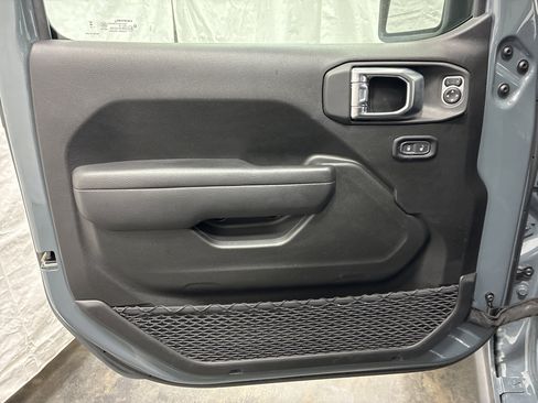 Certified 2025 Jeep Wrangler Sport AWD/4WD image 17
