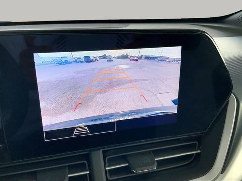 Used 2025 Chevrolet Trax RS w/ Sunroof Package FWD image 27
