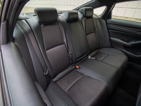 Used 2019 Honda Accord Sport image 18