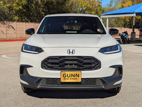 Used 2024 Honda HR-V Sport image 9