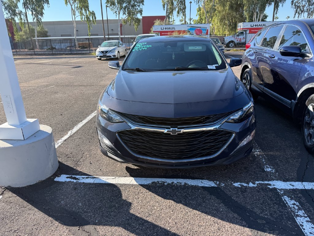 Used 2025 Chevrolet Malibu LT w/ Sport Edition FWD image 2
