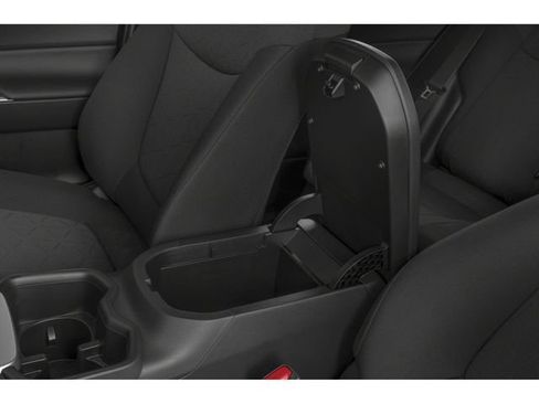 Used 2022 Toyota RAV4 XLE w/ Convenience Package AWD/4WD image 9