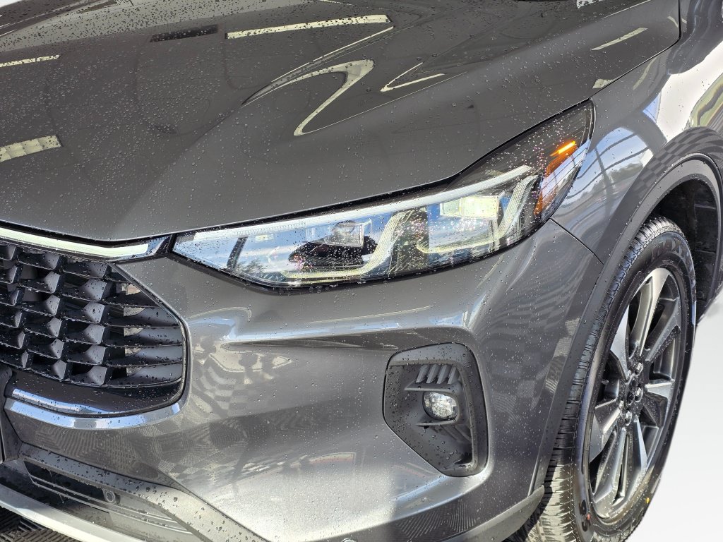 Used 2024 Ford Escape Platinum AWD/4WD image 10