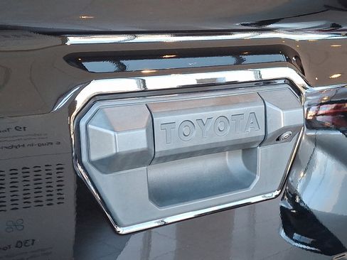 Used 2024 Toyota Tacoma TRD Sport image 28