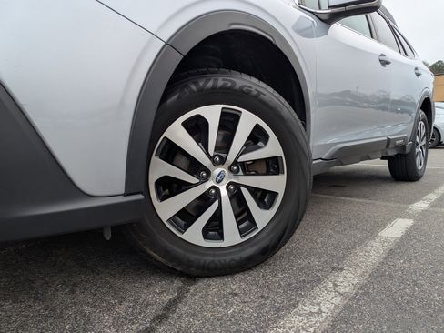 Used 2022 Subaru Outback Premium image 32