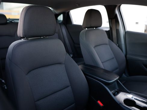 Used 2018 Chevrolet Malibu LT w/ Redline Edition image 21