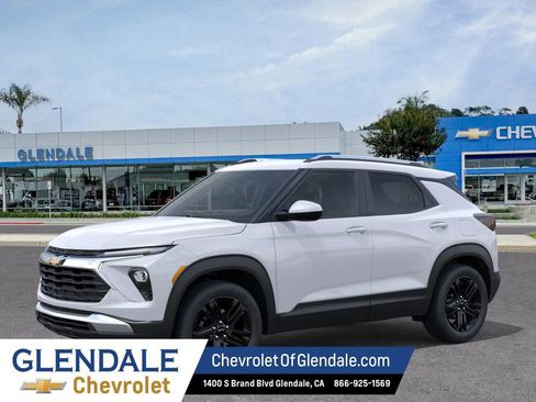 New 2026 Chevrolet TrailBlazer LT w/ Midnight Edition FWD image 2
