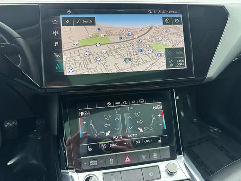 Used 2021 Audi e-tron Premium w/ Towing Package image 35