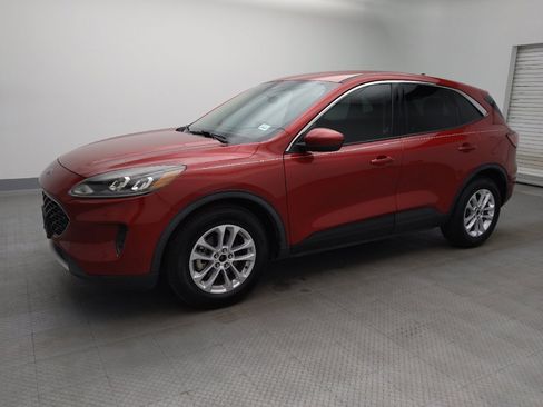 Used 2020 Ford Escape SE FWD image 2