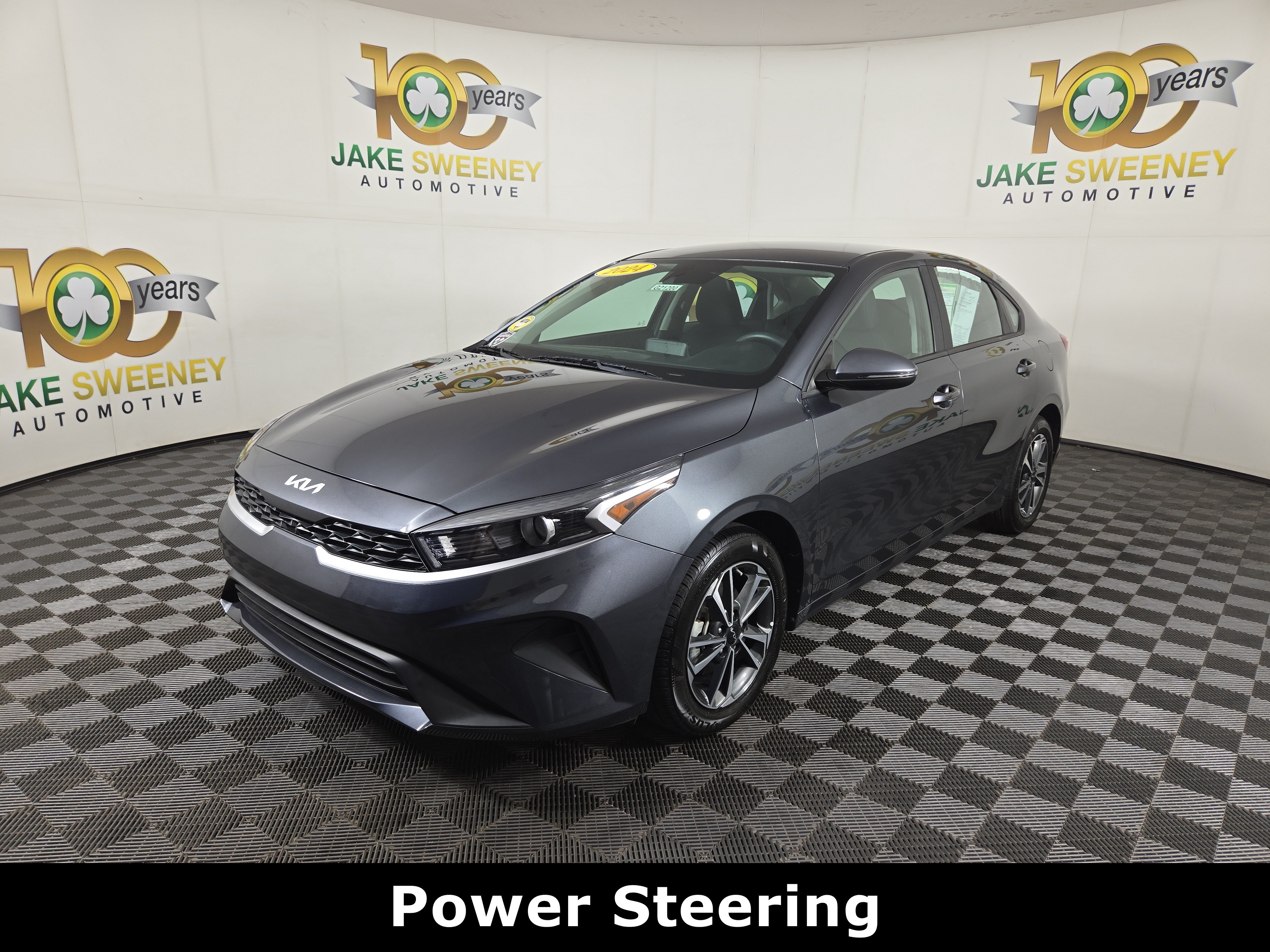 Used 2024 Kia Forte LXS w/ LXS Technology Package FWD image 3