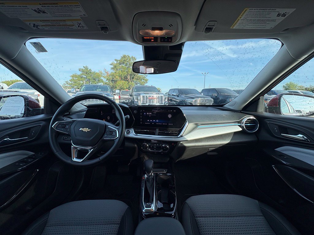 Used 2024 Chevrolet Trax LT w/ Driver Confidence Package FWD image 25