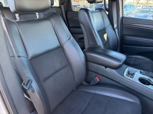 Certified 2022 Jeep Grand Cherokee Laredo X image 26