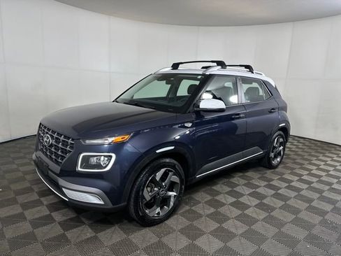 Used 2021 Hyundai Venue image 7