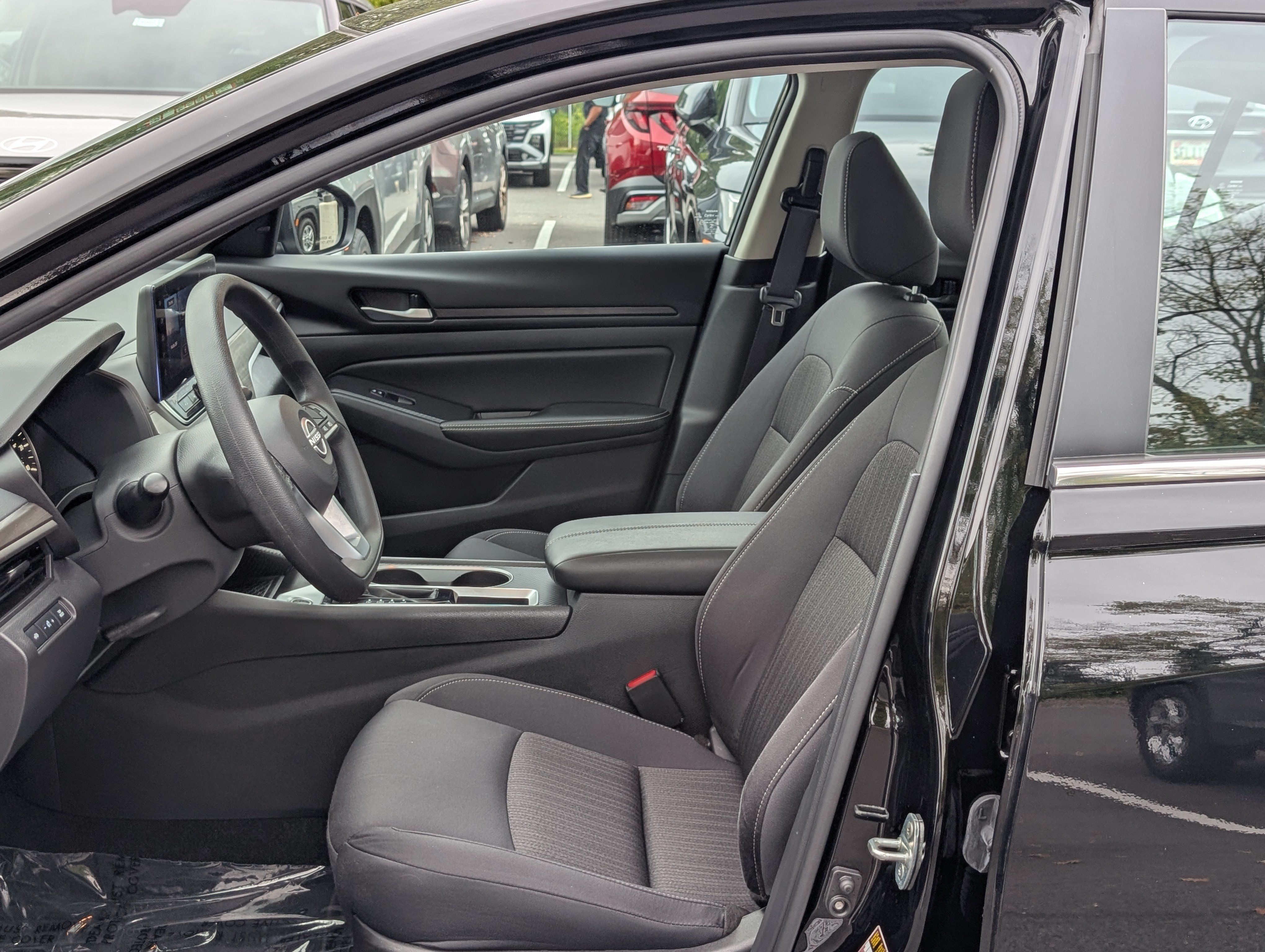 Used 2025 Nissan Altima 2.5 SV w/ SV Special Edition Package FWD image 14
