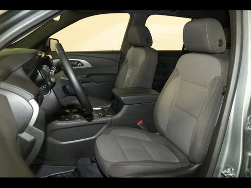 Used 2023 Chevrolet Traverse LT image 22