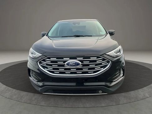 Used 2022 Ford Edge Titanium AWD/4WD image 2
