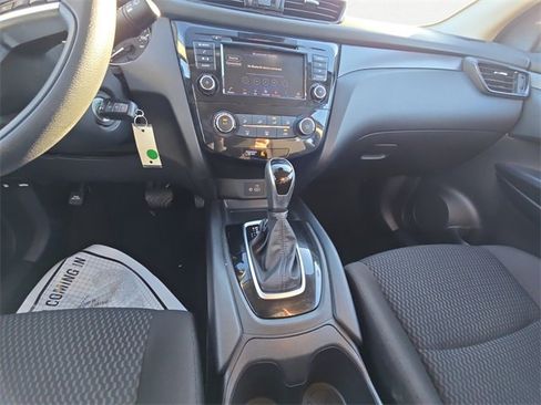 Used 2021 Nissan Rogue Sport S image 11