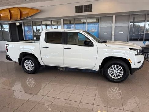 Used 2022 Nissan Frontier S w/ Technology Package RWD image 2