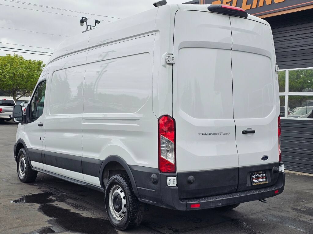 Used 2025 Ford Transit 250 148 High Roof RWD image 3