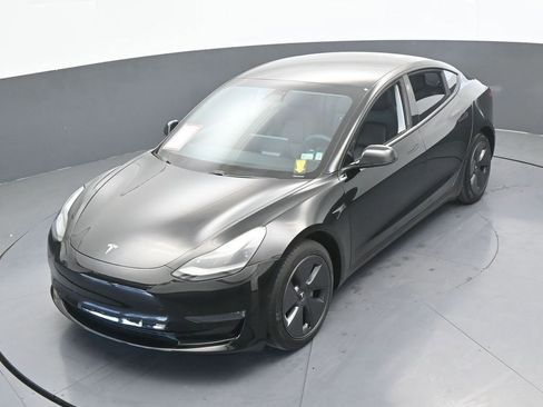 Used 2021 Tesla Model 3 Standard Range Plus image 41