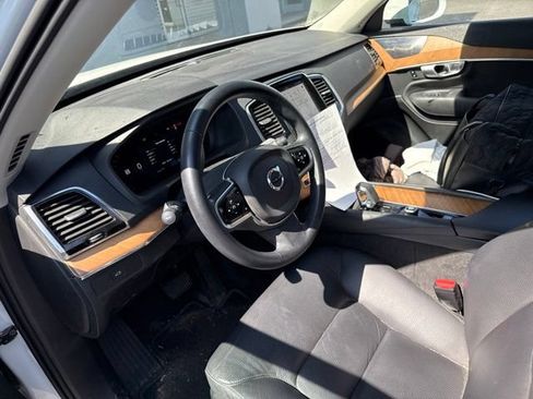 Certified 2024 Volvo XC90 B6 Plus AWD/4WD image 7