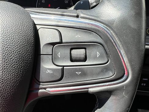 Used 2023 Buick Envision Essence FWD image 12