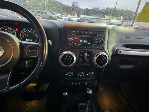 Used 2015 Jeep Wrangler Unlimited Sahara w/ Dual Top Group image 11