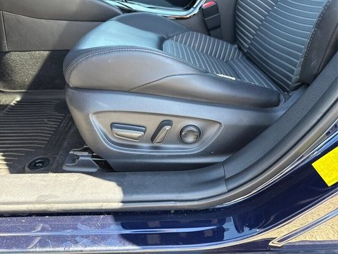 Used 2020 Toyota Corolla XSE image 31