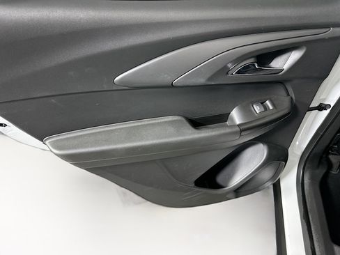 Used 2024 Chevrolet TrailBlazer LS image 25