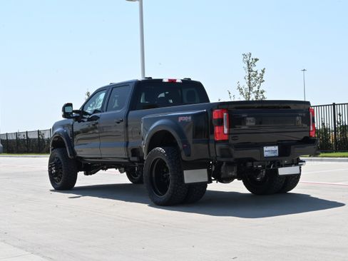 Used 2026 Ford F450 Platinum w/ FX4 Off-Road Package AWD/4WD image 12