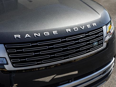 Used 2025 Land Rover Range Rover Long Wheelbase Autobiography image 23