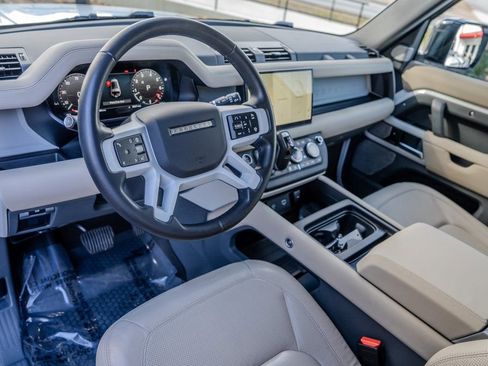 Used 2024 Land Rover Defender 130 S image 4