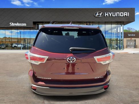 Used 2015 Toyota Highlander XLE AWD/4WD image 6
